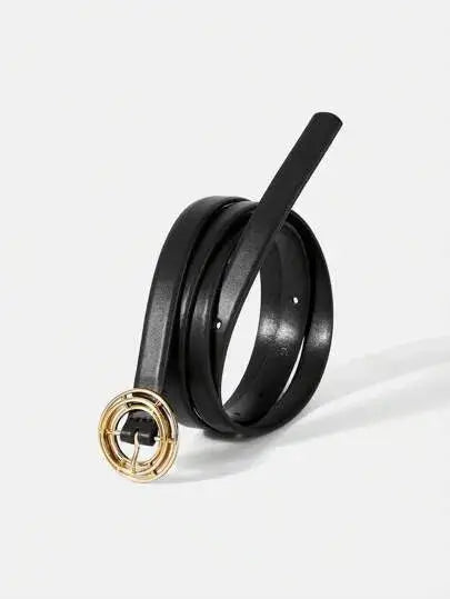 Ceinture en similicuir noir au design minimaliste, ornée d'une boucle circulaire dorée. Raffinée et non extensible, elle confère une élégance subtile aux tenues. Nettoyage à sec recommandé.