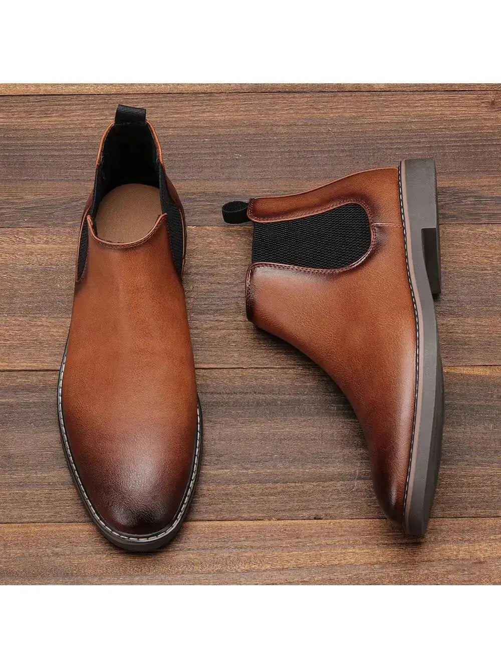 Bottes Chelsea en cuir synthétique tabac avec panneaux élastiques, style élégant et sophistiqué pour hommes.